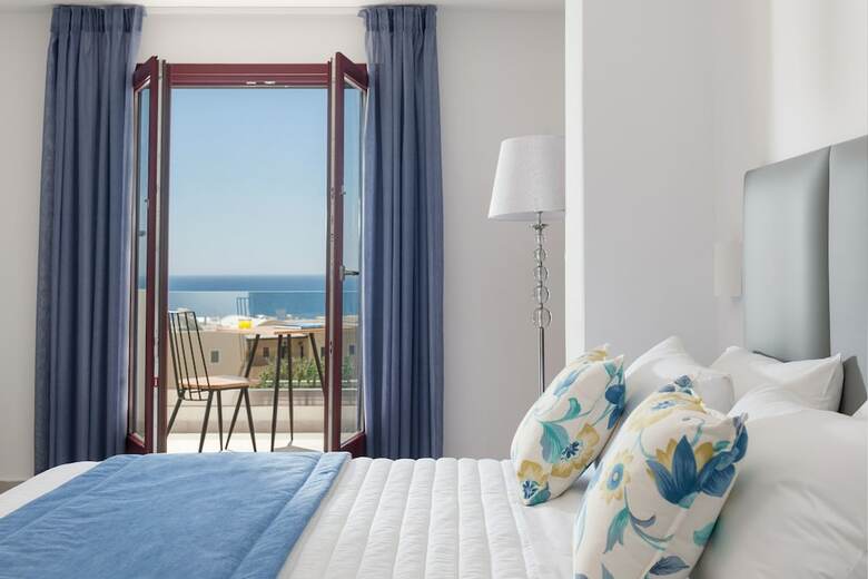Hotel Crown Suites
