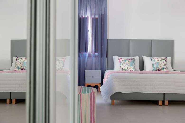 Hotel Crown Suites