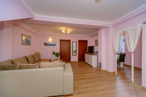Paradise Bay Apartments