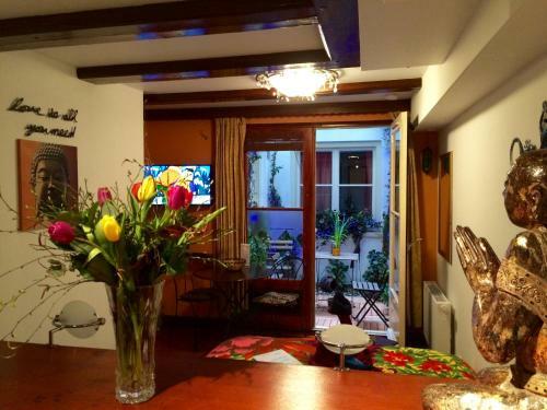 Amsterdam Bed And Breakfast Barangay