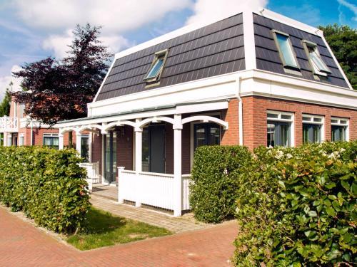 Holiday Home Bungalowparck Tulp & Zee.14