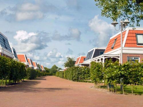 Holiday Home Bungalowparck Tulp & Zee.17