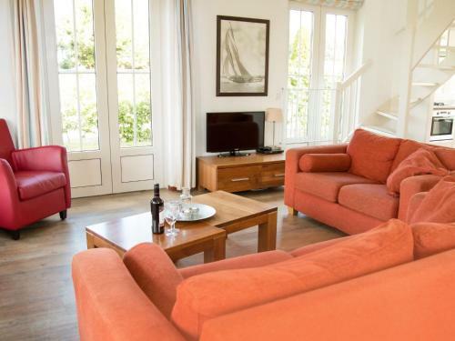 Villa Holiday Home Bungalowparck Tulp & Zee.10