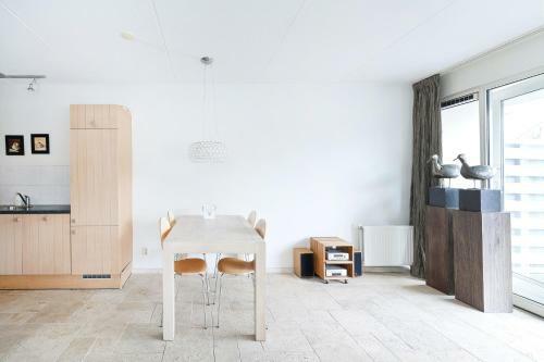 Lodge Boathouse Suburban Amsterdam