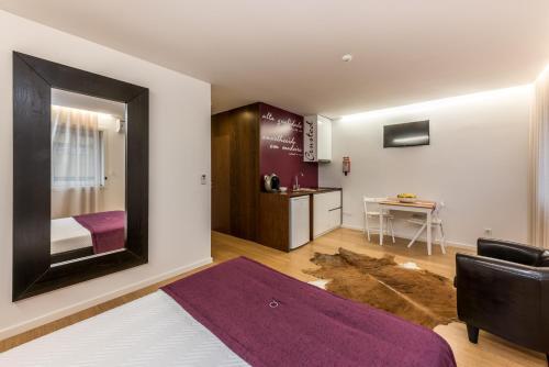 Hostal Lounge Inn Guest House