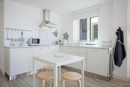 Zona Velha Apartments By An Island Apart