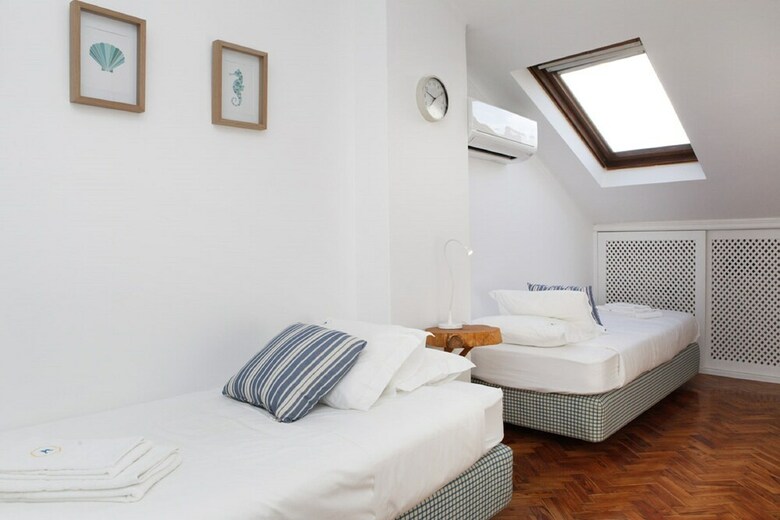 Cascais Downtown Apartment With Sea View