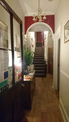 Hostal Lawnswood Guest House