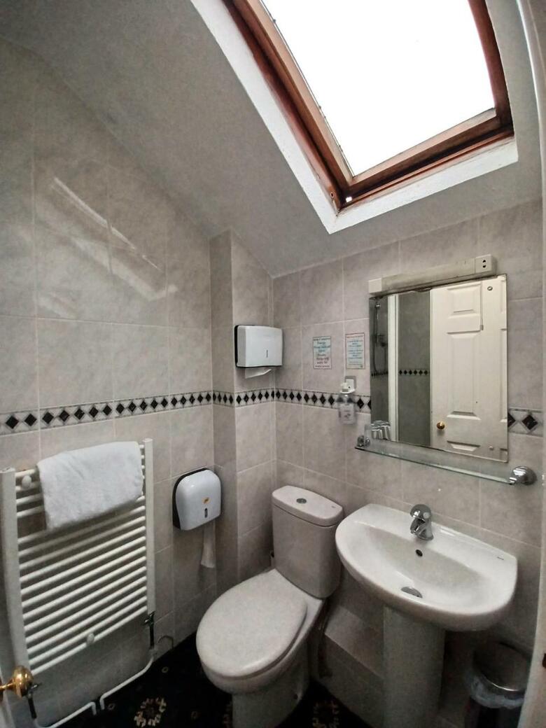 Hostal Hunters Lodge Guest House