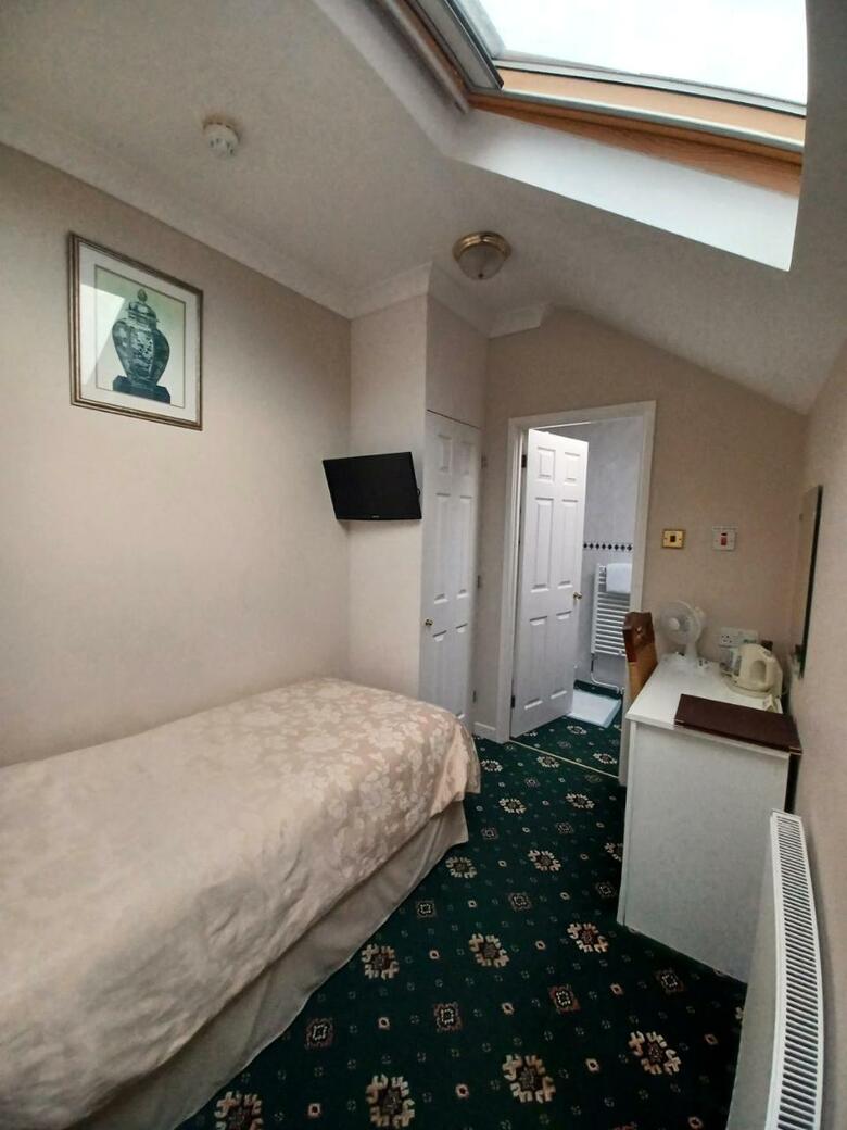 Hostal Hunters Lodge Guest House