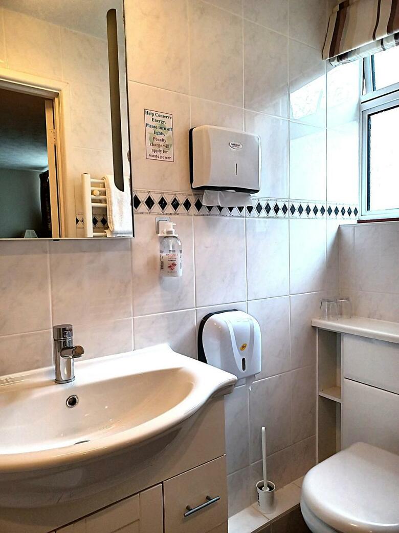 Hostal Hunters Lodge Guest House