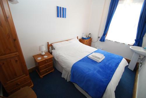 Hostal Whiteways Hotel