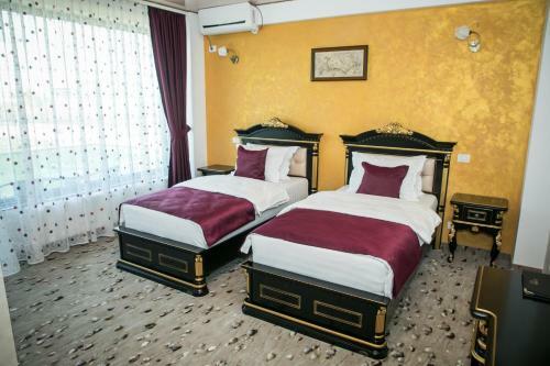 Hostal Almar Lake View