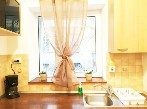 Charming Fireplace Apartment