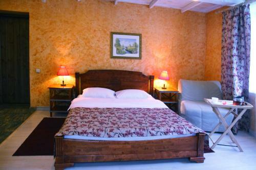 La Mezon Hotel