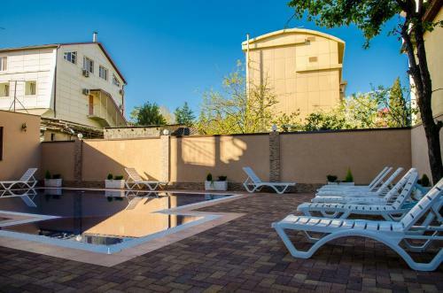 Hostal Arno Guest House