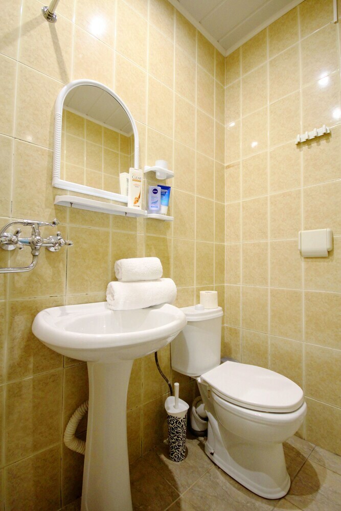 Hostal Saratov Guest House
