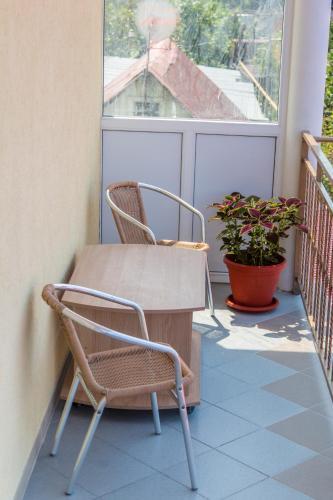 Hostal Orange House Guest House