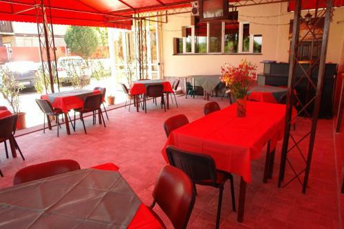 Hostal Pensiunea Caro
