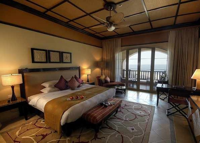 Hotel Desert Island Resort And Spa By Anantara