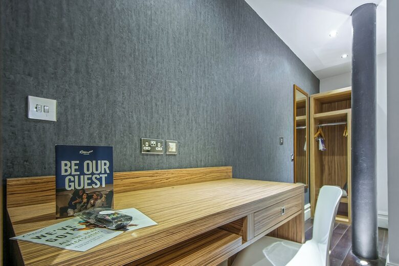 Aparthotel Roomzzz Manchester