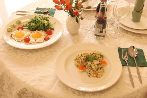 Hostal Dinastiya Guest House