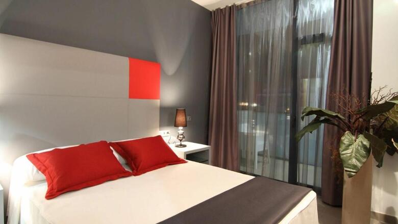Aparthotel Apolo Suites Rentalmar