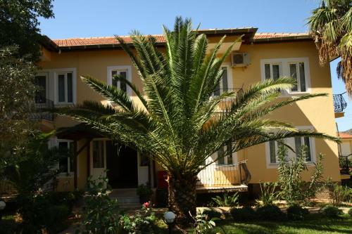 Gokcen Hotel & Apartments