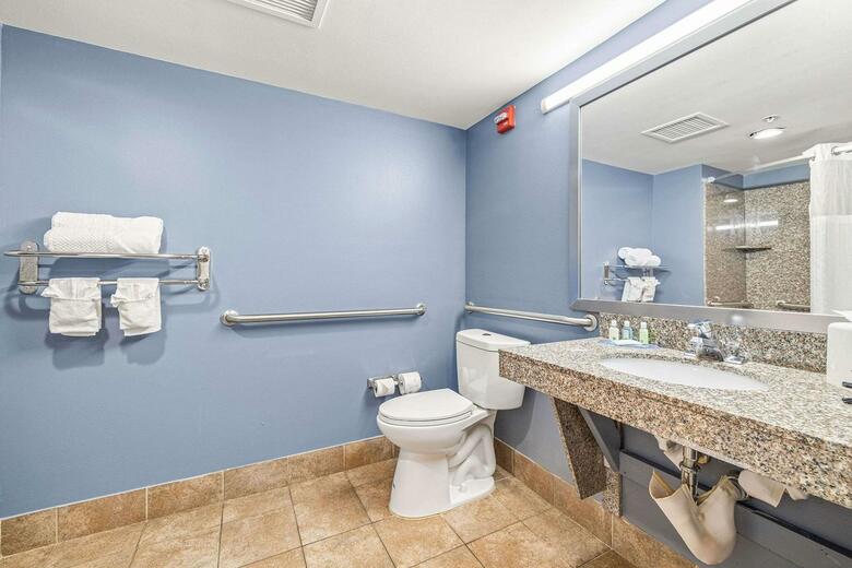 Hotel Quality Inn & Suites