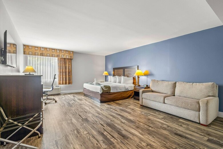 Hotel Quality Inn & Suites