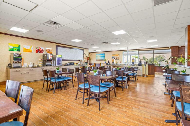 Hotel Quality Inn & Suites