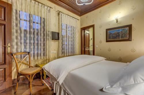 Kaucuk Hotel