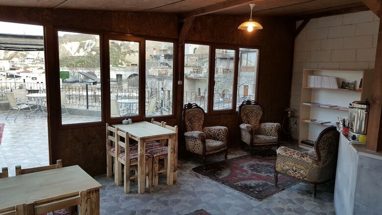 Hotel Whisper Cave House