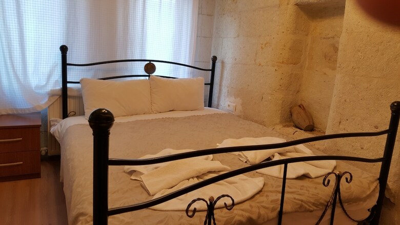 Hotel Whisper Cave House