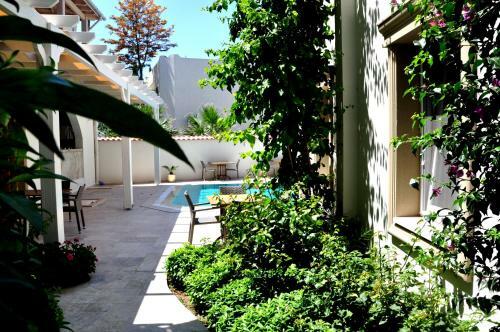 Olivias Group Hotel