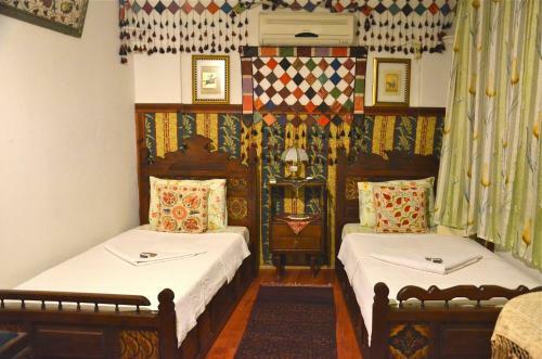 Hostal Homeros Pension & Guesthouse
