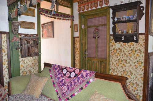 Hostal Homeros Pension & Guesthouse