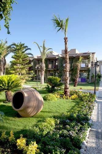 Paloma Oceana Resort - Luxury Hotel