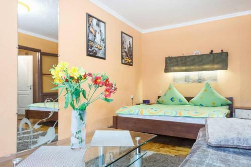 Apartment On Sobornyi Avenue 143