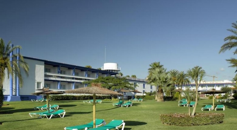 Hotel Parador De Benicarl�