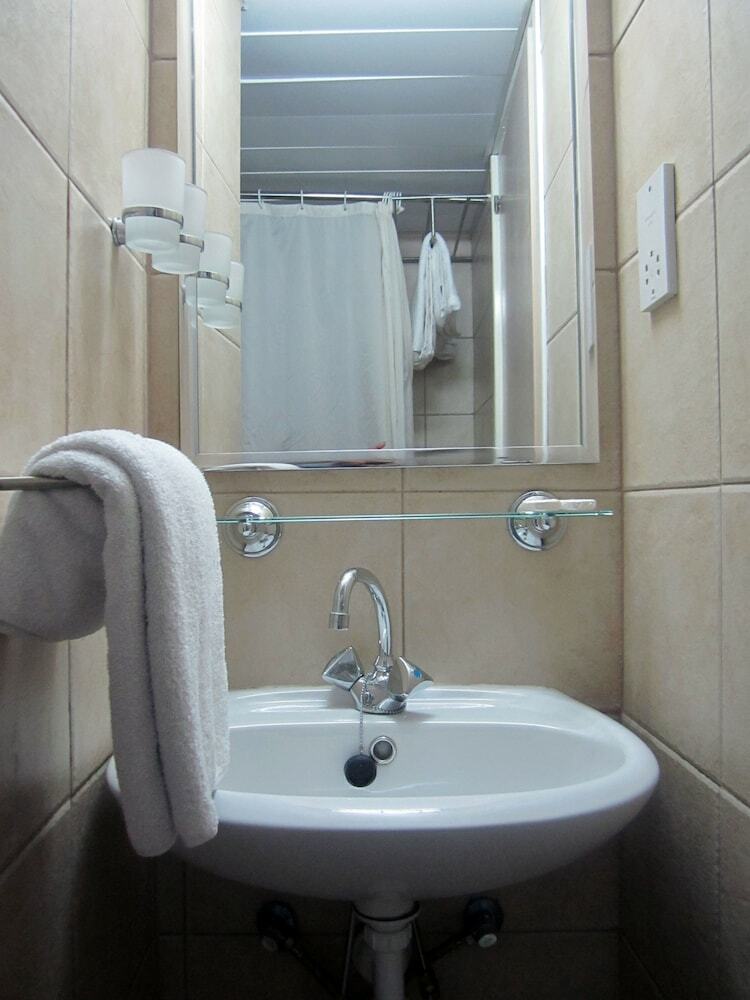 Senator Hotel Apartments