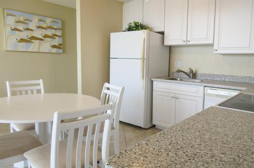 Estero Beach & Tennis #505c Apartment