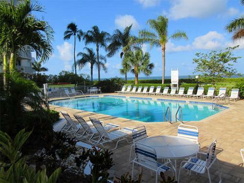 Estero Beach & Tennis 608b Apartment