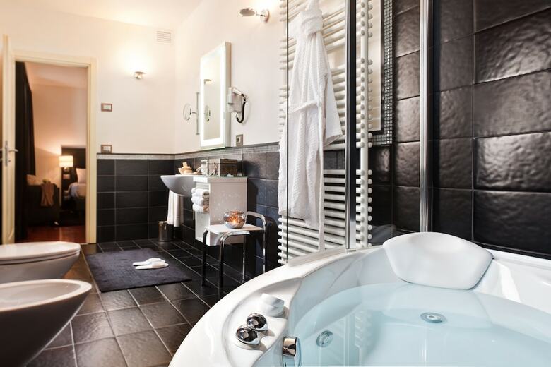 Al Tezzon Hotel