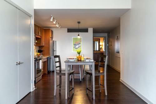 Elm Street Apartment By Stay Alfred