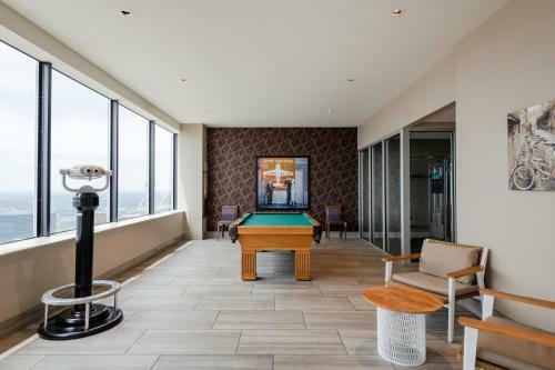 Elm Street Apartment By Stay Alfred