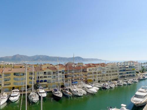 Apartment Club N�utic.11