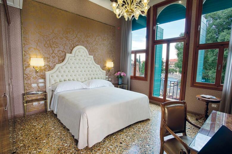 Hotel Santa Chiara & Residenza Parisi