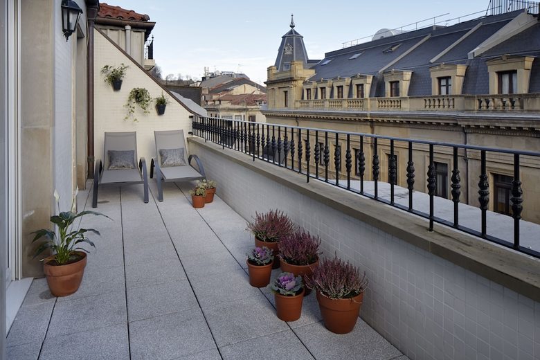 Garibay Terrace Apartment By Feelfree Rentals
