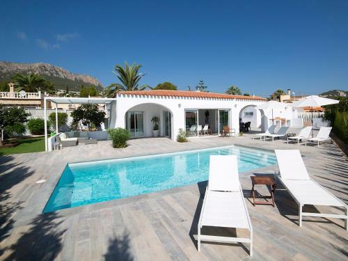 Holiday Home Tr�bol